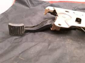 547.gm1j10 Chevrolet Malibu 2010 Emergency Brake Pedal 376819