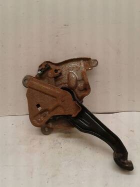 547.gm8y13 Chevrolet Truck 08-13 Silverado 2500 Emergency Brake Assembly With Mount