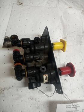 547.flhc15 Freightliner 5018303 Cascadia Air Park Brake Valves 11327866