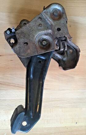 15016000 General Motors 1998-2005 Chevy S10 Blazer Gmc Jimmy Parking E Brake Pedal Lever Assembly Oem