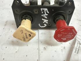 547.kwhc10 Kenworth 2010 T2000 Air Park Brake Valves 10881860