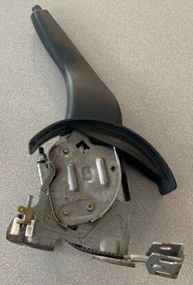 19528h00 Nissan 07-12 Versa Emergency Parking Brake Handle 113 19 529 Used Oem