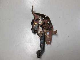 547.gm3l93 Oldsmobile Emergency Park Brake Pedal Assembly Fits 93 Ciera