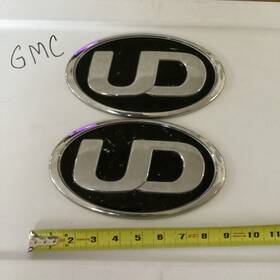 9691310z00 Ud Truck 9691310z01 Genuine Trucks Nissan Diesel Condor Oem Emblem Set