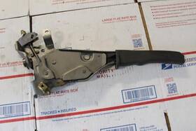 547.vo1k02 Volvo 2000 2001 2002 2003 2004 V40 Emergency Parking Brake Handle